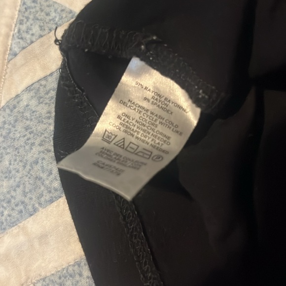 Ann Taylor black blouse L - Picture 6 of 6